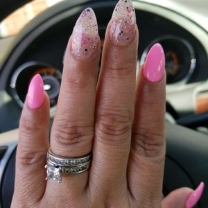 Meet your Posher, Cassandra